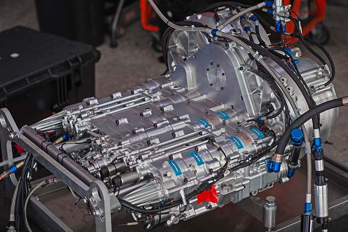 Detalhe do sistema de recuperação de energia do GT-R LM. Fonte: Race Car Engineering.